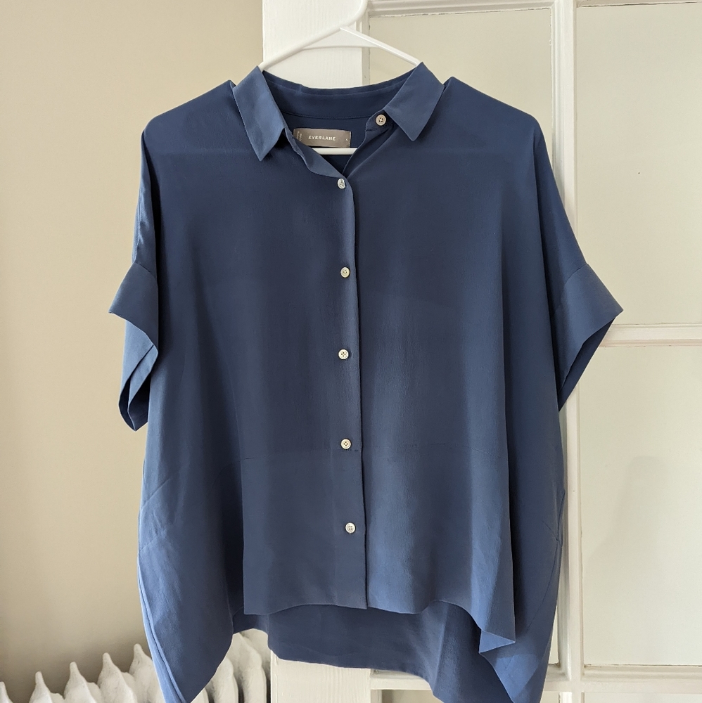 Everlane French Blue sz 6 Boxy silk top - see description
